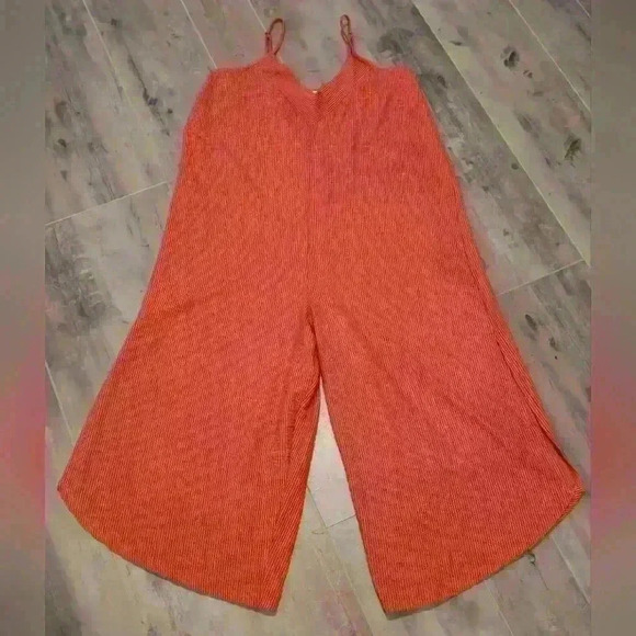 Eyeshadow Coral Pinstriped Jumpsuit - Picture 5 of 12